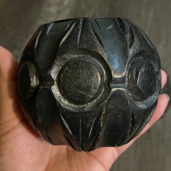 VINTAGE carved wood round candle holders - Picture 10 of 11